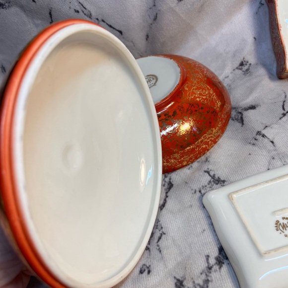 1950’s Victorian Vanity Trinket Set - Picture 14 of 15